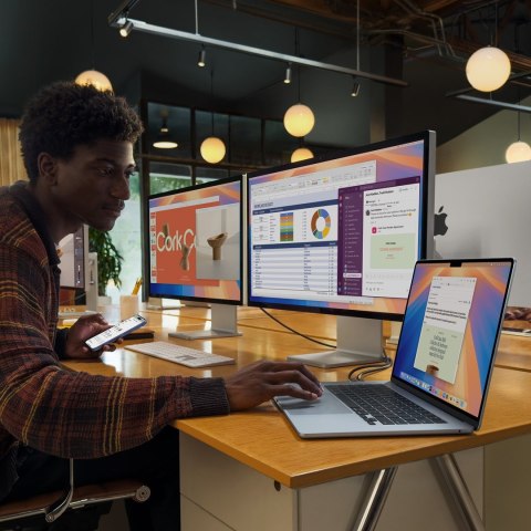 Apple MacBook Air 15" Apple M4 chip with 10-core CPU + 10-core GPU 16GB RAM 512GB SSD Sky Blue Apple MacBook Air 15" Apple M4 chip with 10-core CPU + 10-core GPU 16GB RAM 512GB SSD Sky Blue