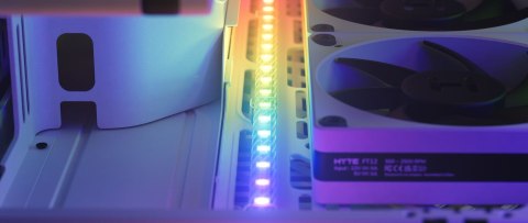 Zestaw HYTE LS10 qRGB Light Strips (3 Stück) Zestaw HYTE LS10 qRGB Light Strips (3 Stück)