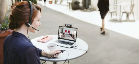 Logitech H820e Zestaw słuchawkowy Bezprzewodowy Opaska na głowę Biuro/centrum telefoniczne Podstawka do ładowania Czarny Logitech H820e Zestaw słuchawkowy Bezprzewodowy Opaska na głowę Biuro/centrum telefoniczne Podstawka do ładowania Czarny