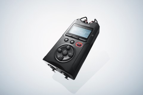 Tascam DR-40X - przenośny rejestrator cyfrowy z interfejsem USB, zapisujący 2 x stereo