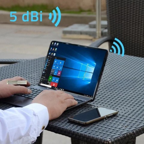 Qoltec 57044 Antena 4G LTE DUAL | 5dBi | dookólna | zewnętrzna Qoltec 57044 Antena 4G LTE DUAL | 5dBi | dookólna | zewnętrzna