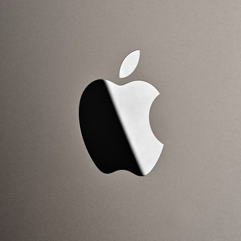 Apple 15.3-inch MacBook Air: Apple M4 chip with 10-core CPU and 10-core GPU, 24GB, 512GB SSD - Starlight