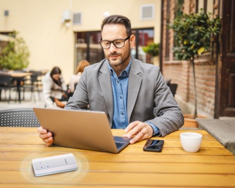 D-Link 5G NR AX1800 Wi-Fi 6 Mobilny punkt dostępowy Hotspot - Router - WLAN