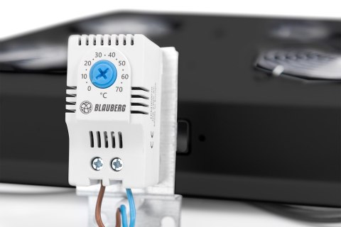 Jednostka dachowa NWSZ do szaf sieciowych Digitus, 2 wentylatory, przełącznik, termostat, 276m3 cirk./h, kolor czarny RAL 9005