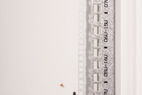 Szafa sieciowa wisząca Unique 19" 20U rack 600x600, drzwi szyba, szary, niedzielona, złożona, 100kg